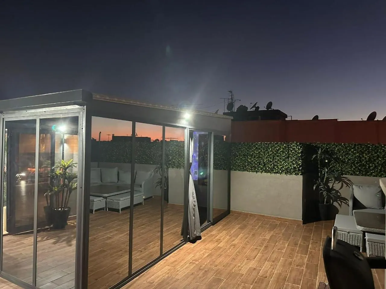 Lägenhet Appartement Luxueux Au Rooftop A Gueliz Marrakesh